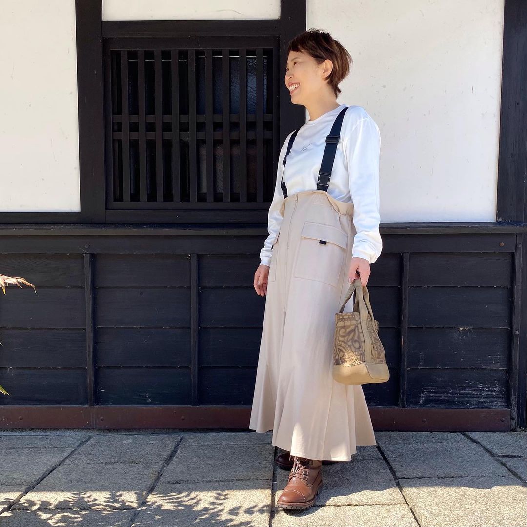 【joymaker】ゆるやかなマーメイドラインのジャンパースカート | kokochi(ここち)滋賀県長浜市のセレクトショップ